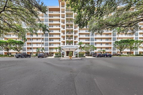 Tiny photo for 3520 Oaks Way #904, Pompano Beach, FL 33069 (MLS # B26084705)