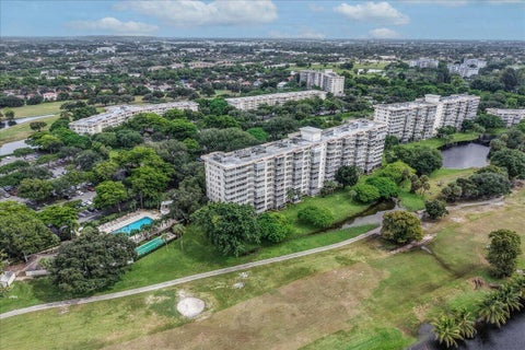 Tiny photo for 3520 Oaks Way #904, Pompano Beach, FL 33069 (MLS # B26084705)