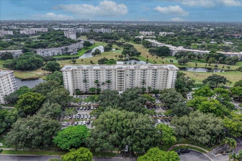 Tiny photo for 3520 Oaks Way #904, Pompano Beach, FL 33069 (MLS # B26084705)