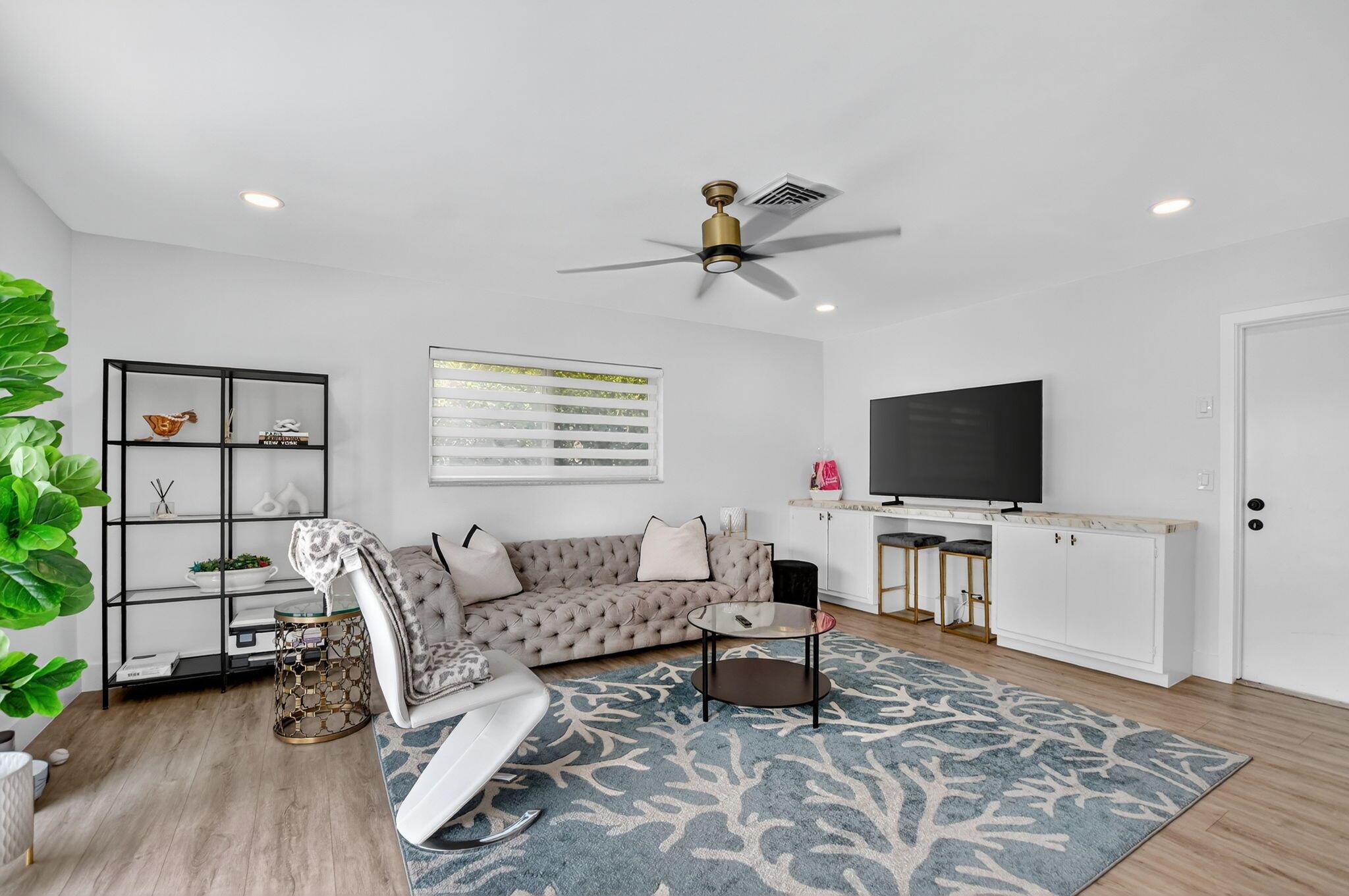 CAMINO GARDENS SEC 1 - Residential Lease