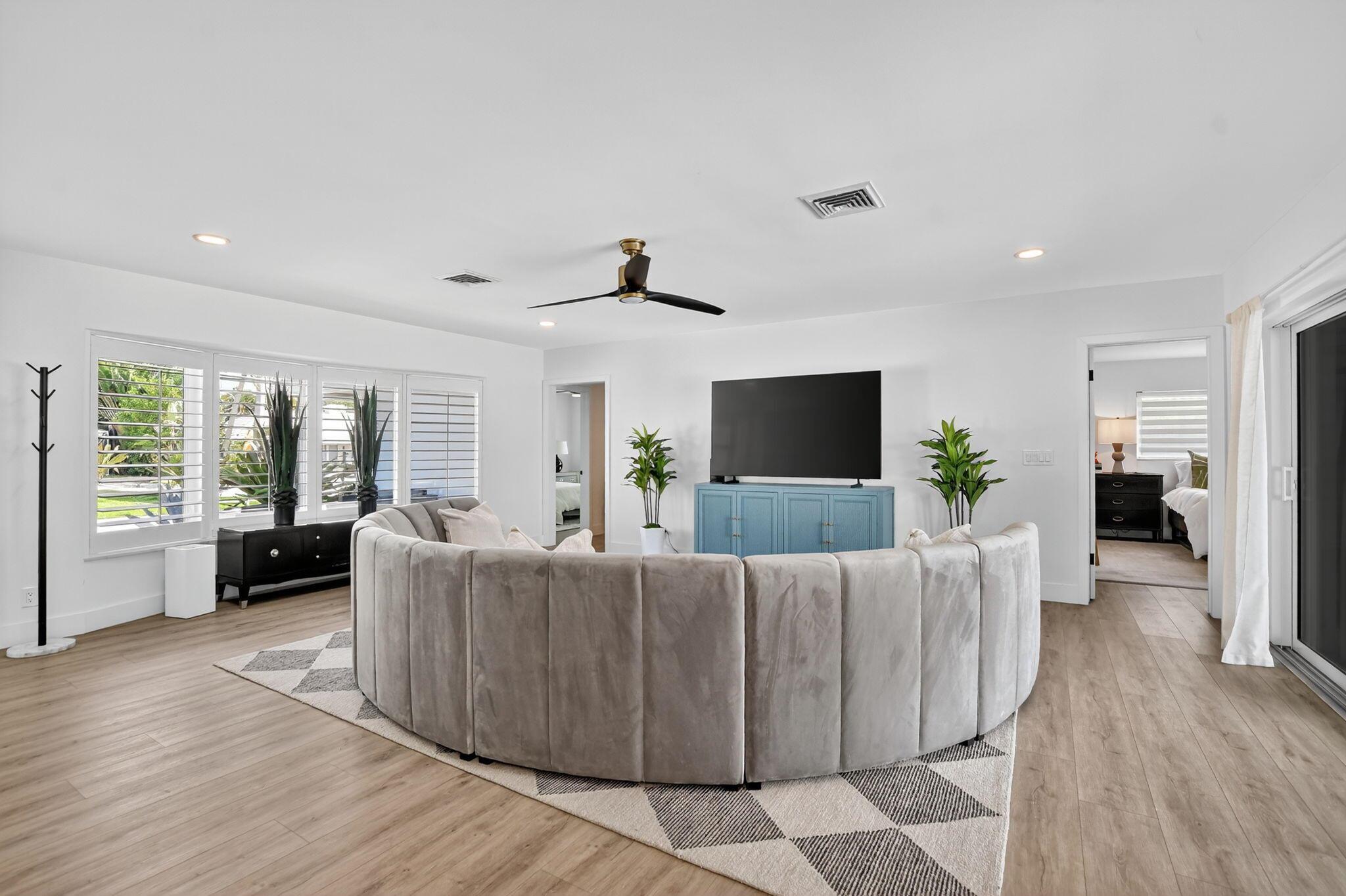 CAMINO GARDENS SEC 1 - Residential Lease