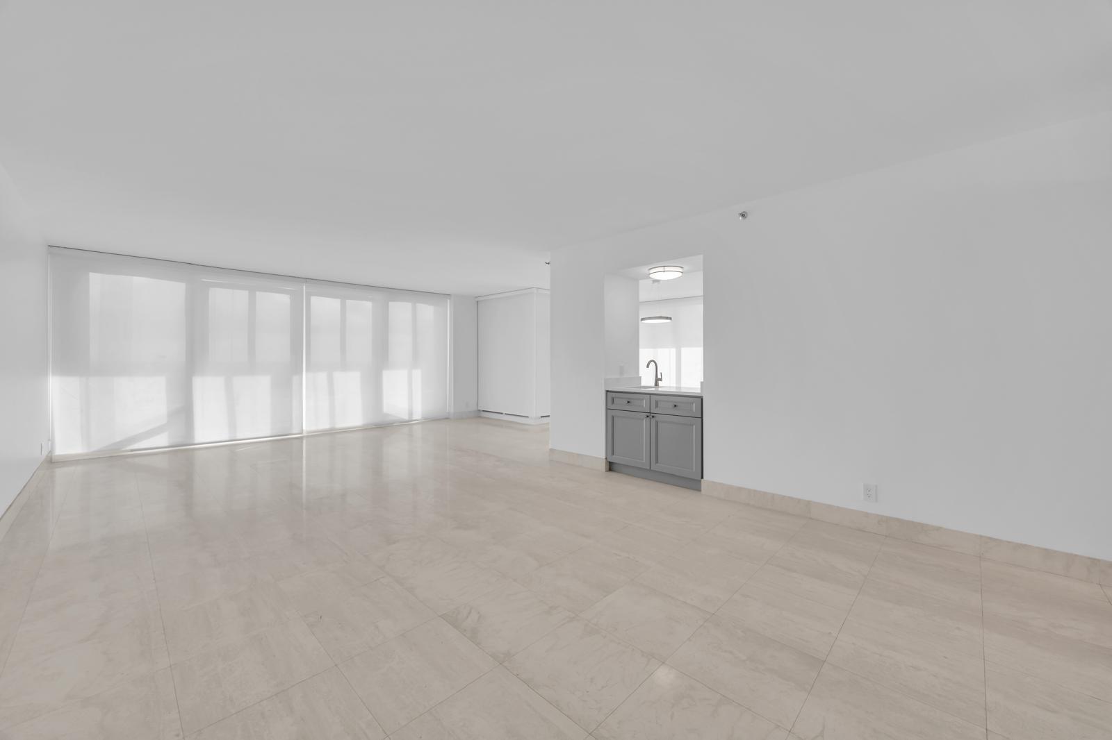 PLAZA OF THE PALM BEACHES - Residential Lease