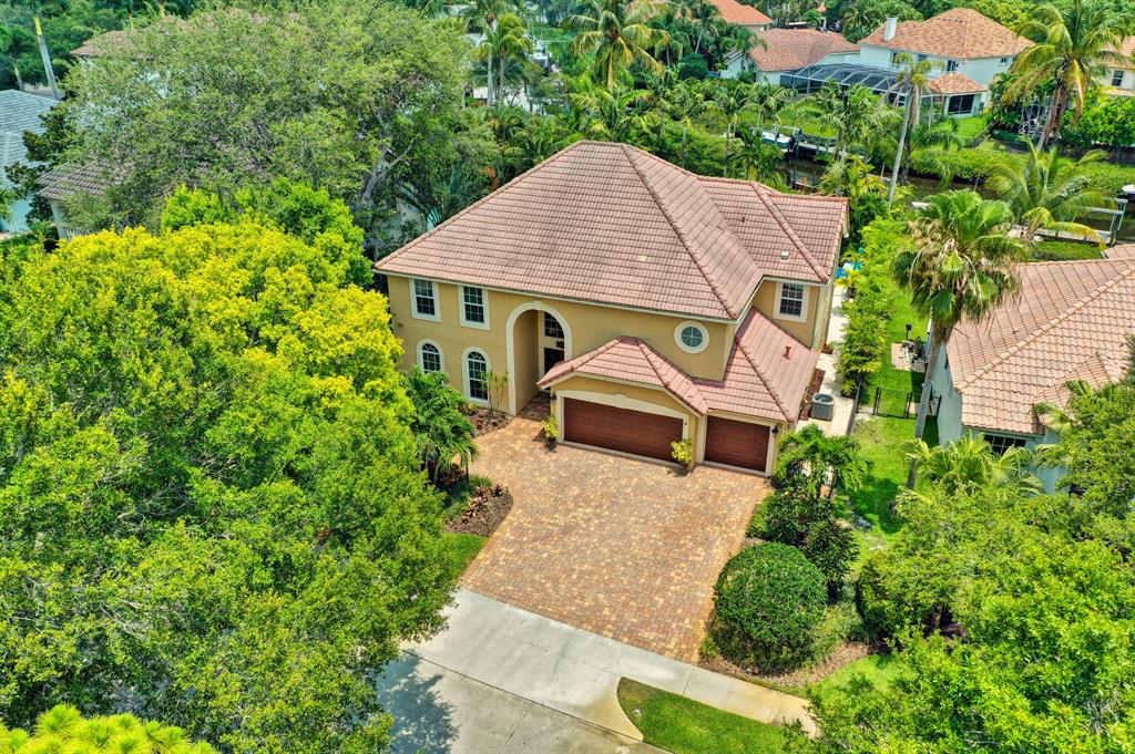 LOXAHATCHEE POINTE - Residential