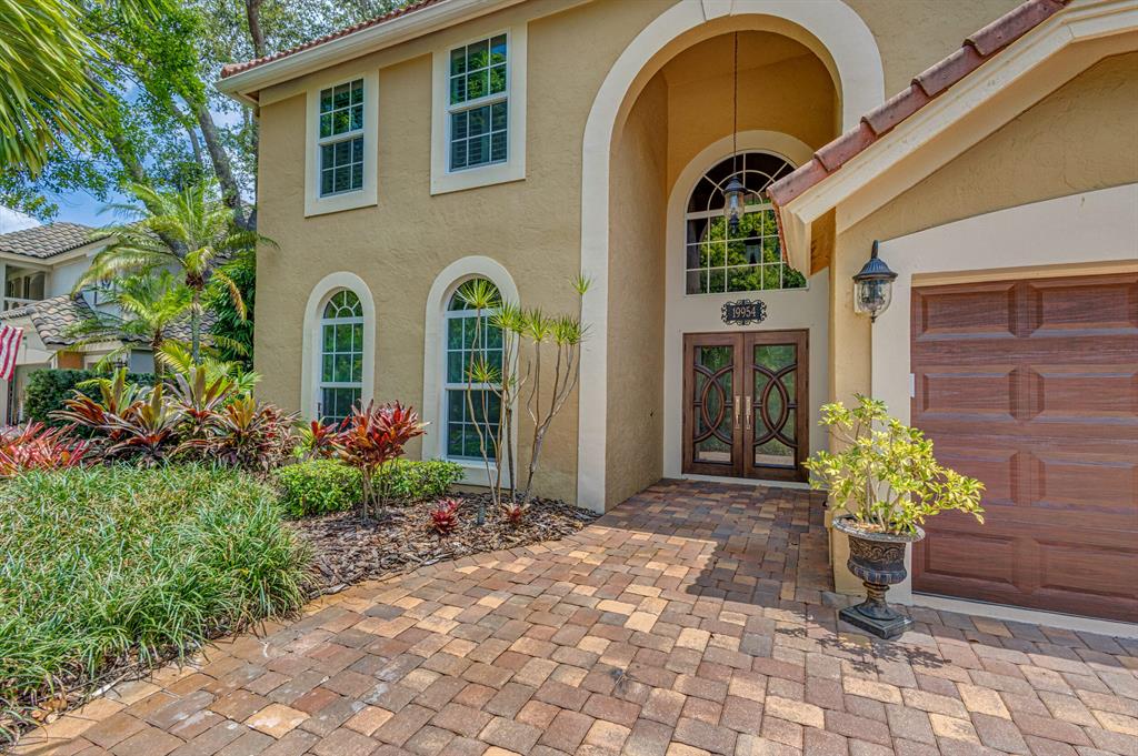 LOXAHATCHEE POINTE - Residential