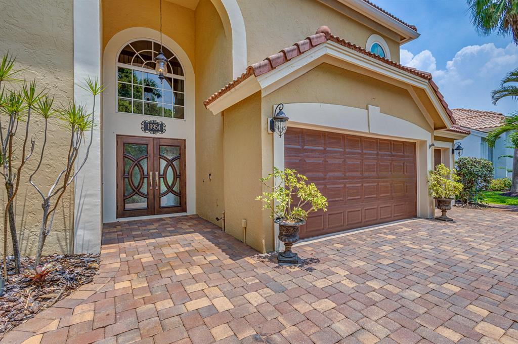 LOXAHATCHEE POINTE - Residential