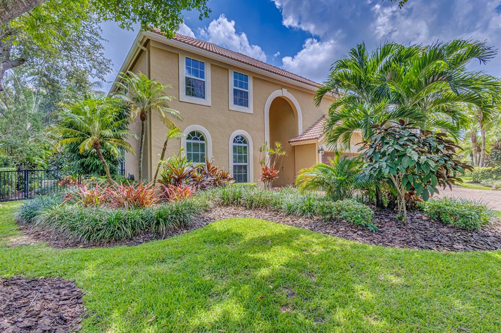 LOXAHATCHEE POINTE - Residential