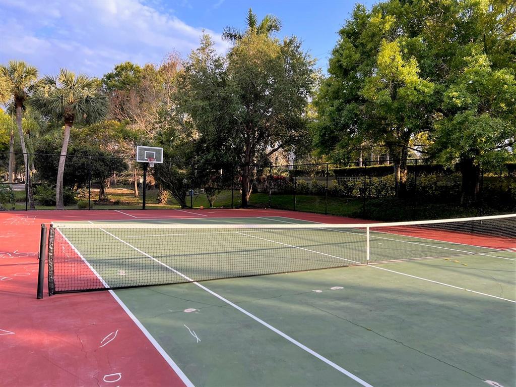 LOXAHATCHEE POINTE - Residential