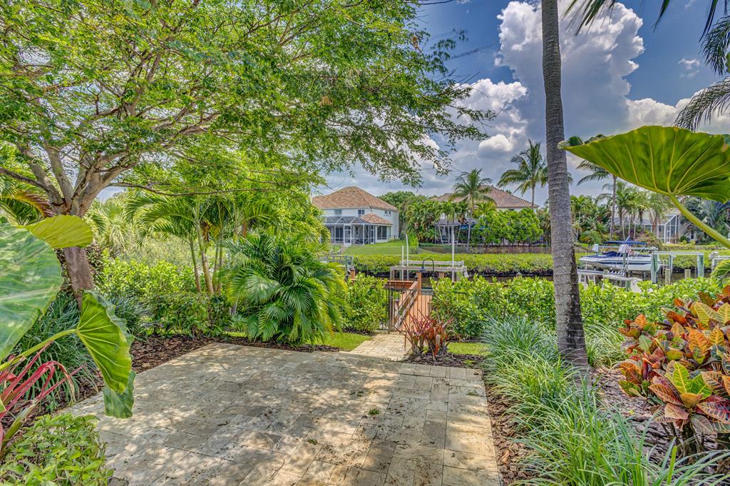 LOXAHATCHEE POINTE - Residential