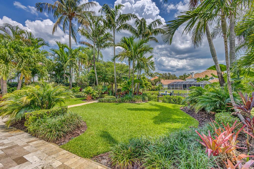 LOXAHATCHEE POINTE - Residential