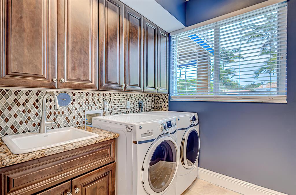 LOXAHATCHEE POINTE - Residential