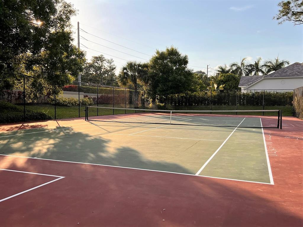 LOXAHATCHEE POINTE - Residential