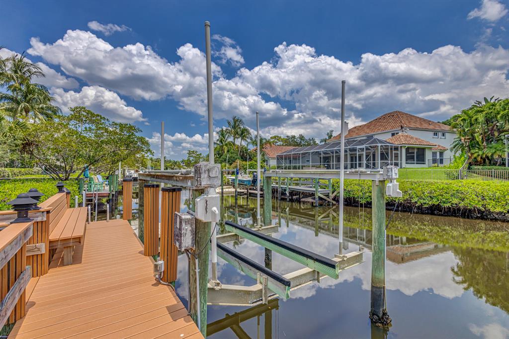 LOXAHATCHEE POINTE - Residential