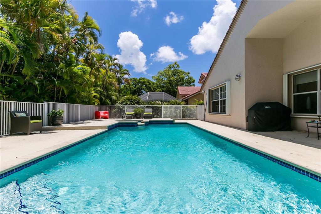 Palm-Aire Oaks Course Est - Residential