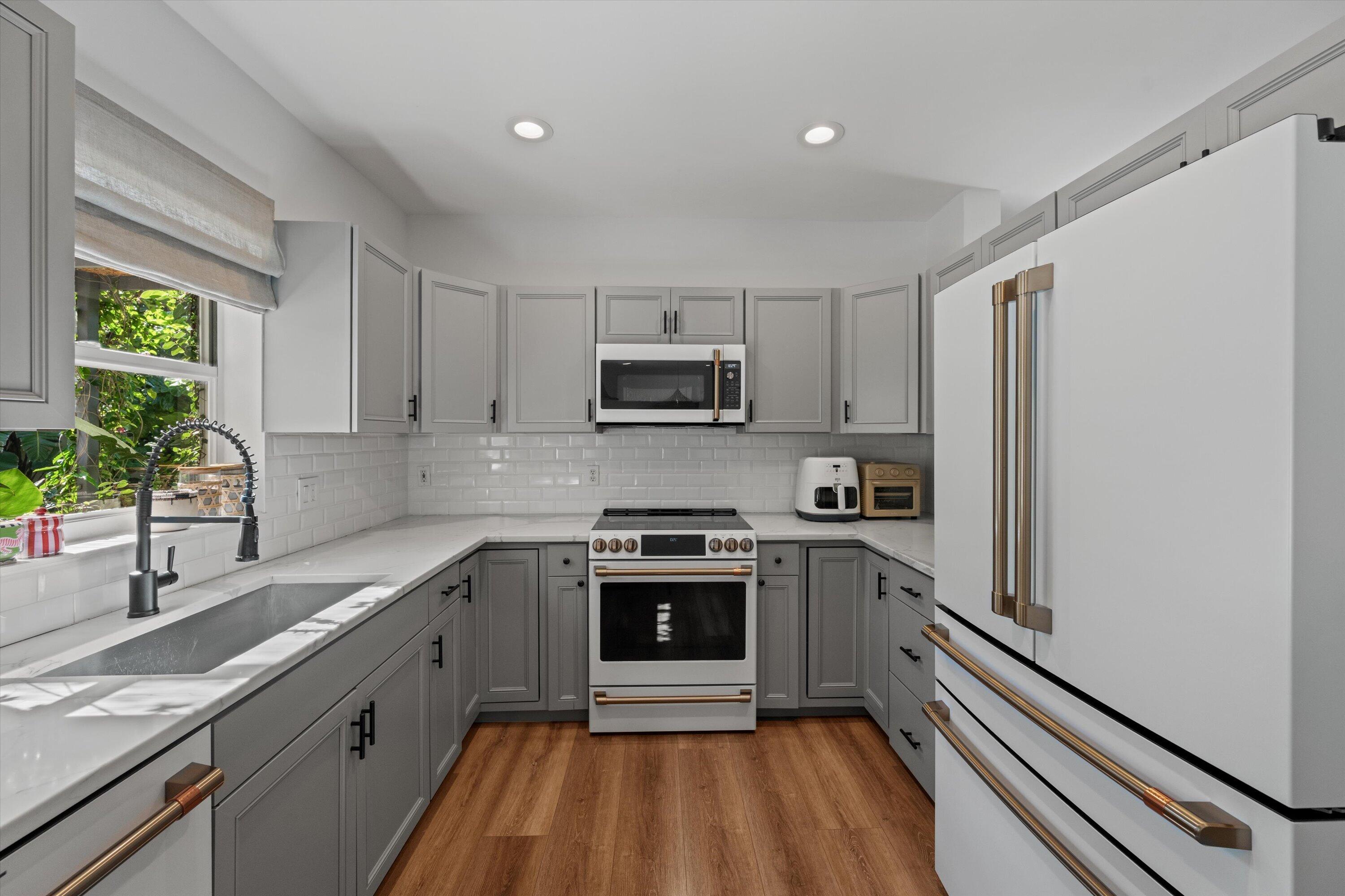 ISLES AT WELLINGTON 1 - Residential Lease