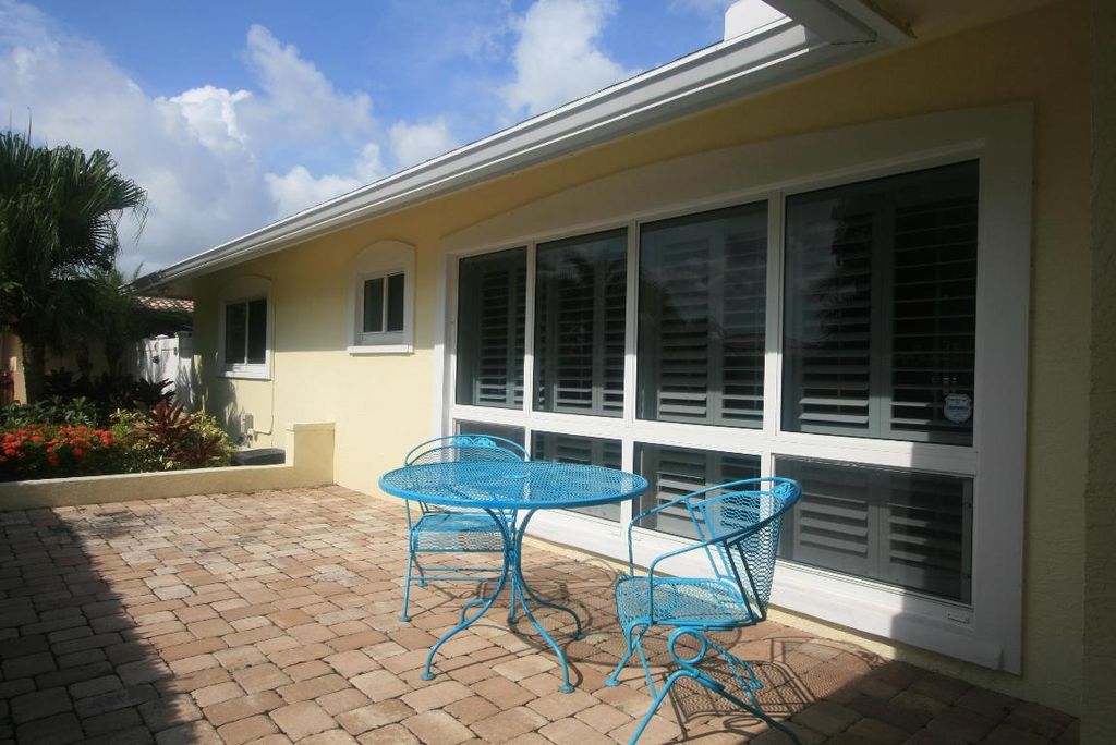 Photo of 503 SE 7th Avenue, Deerfield Beach, FL 33441 (MLS # R11110791)