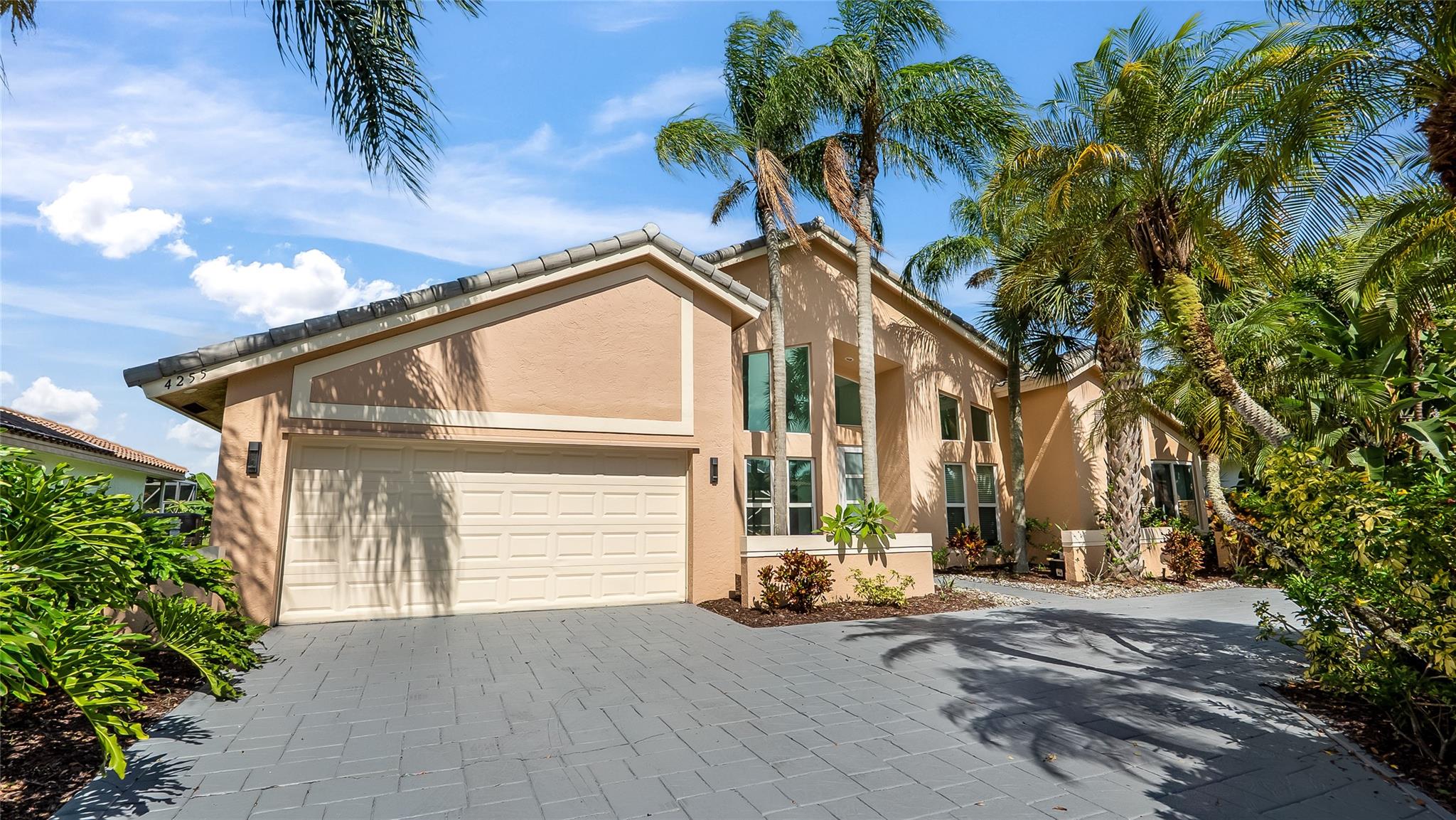 4255 NW 64th Ave, Coral Springs, FL, 33067/$950,000 3 4255 NW 64th Ave