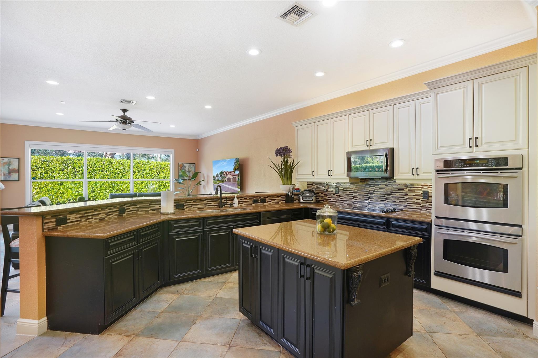 Sunset Lakes Two 166-24 B - Residential