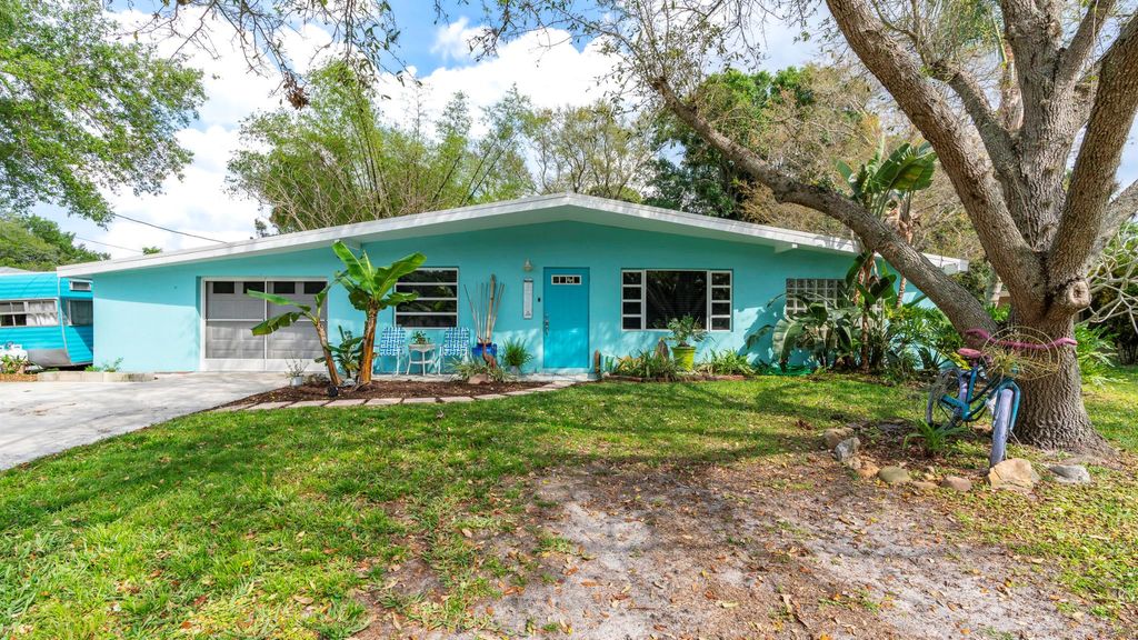 Photo of 3030 Summit Street, Fort Pierce, FL 34982 (MLS # R10967833)
