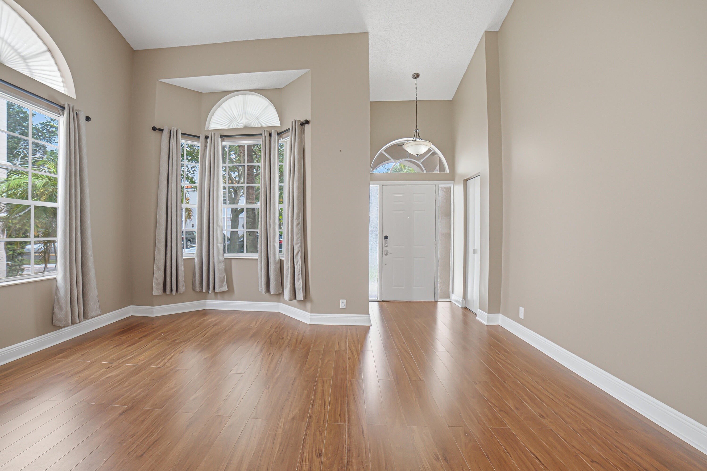 10682 NW 48TH Street