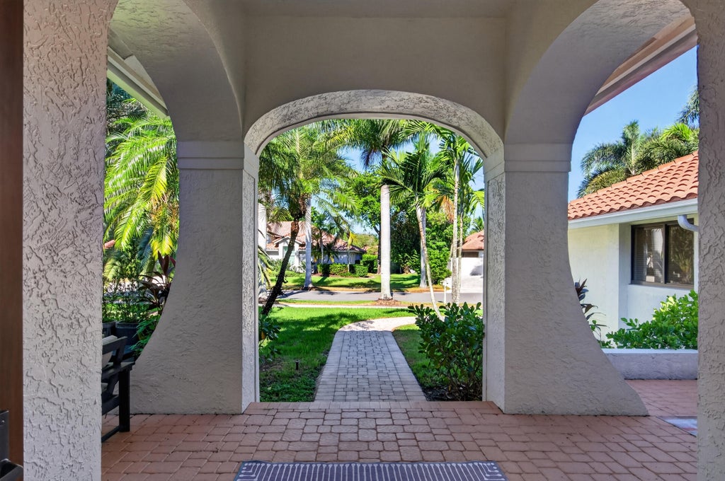 Photo of 332 Palm Boulevard, Weston, FL 33326 (MLS # B26091157)