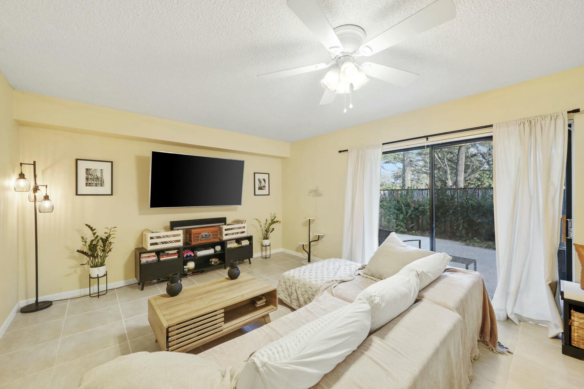 VILLAGE OF SANDALWOOD LAKES SOUTH - Residential