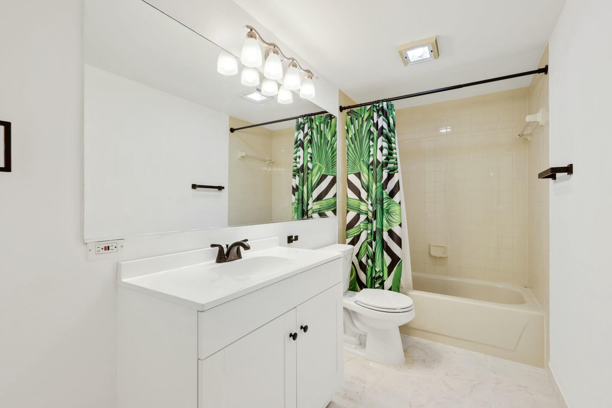 VILLAGE OF SANDALWOOD LAKES SOUTH - Residential