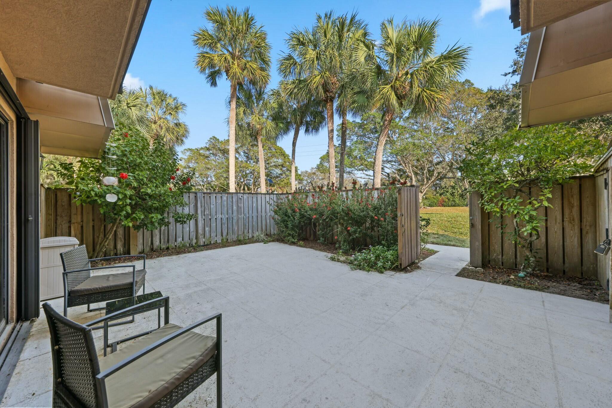 VILLAGE OF SANDALWOOD LAKES SOUTH - Residential