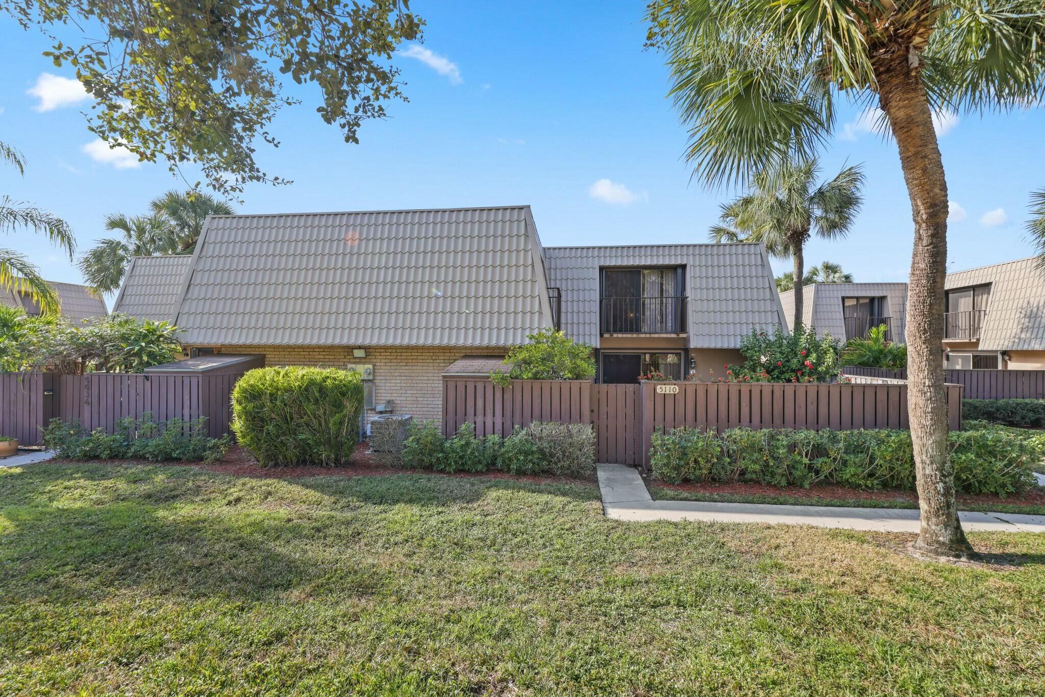 VILLAGE OF SANDALWOOD LAKES SOUTH - Residential