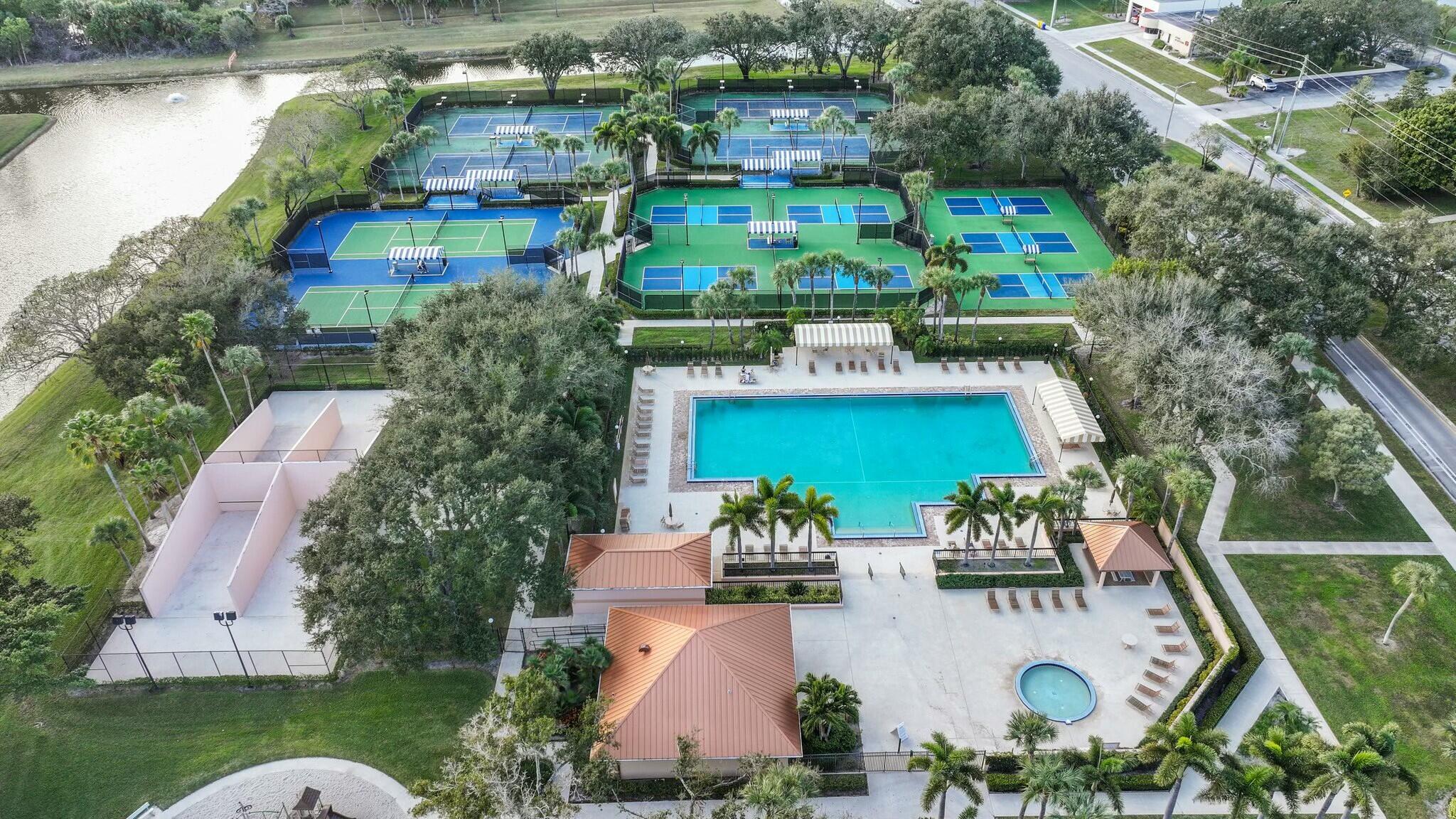 VILLAGE OF SANDALWOOD LAKES SOUTH - Residential