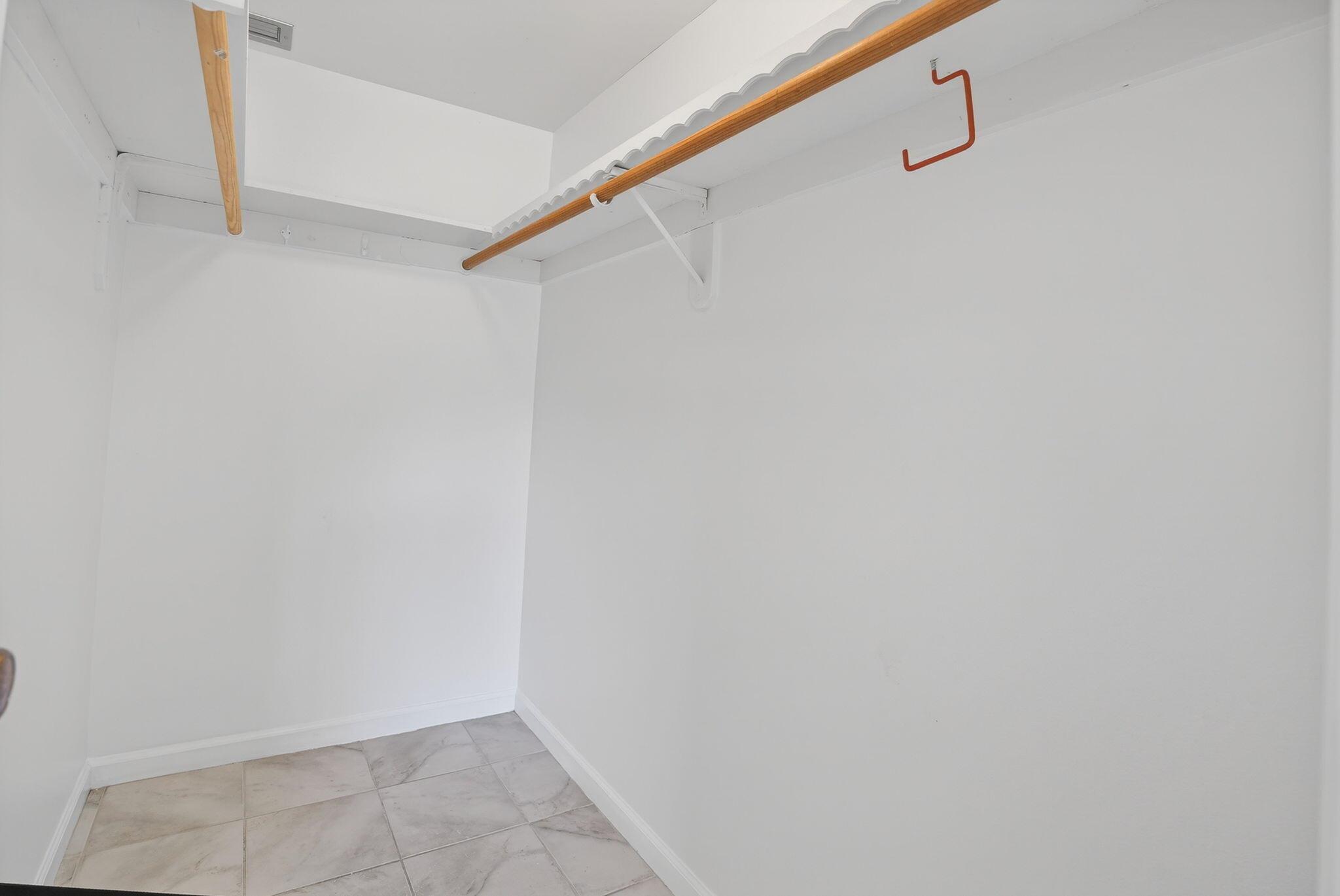 OCEAN PARKS CONDO - Residential Lease