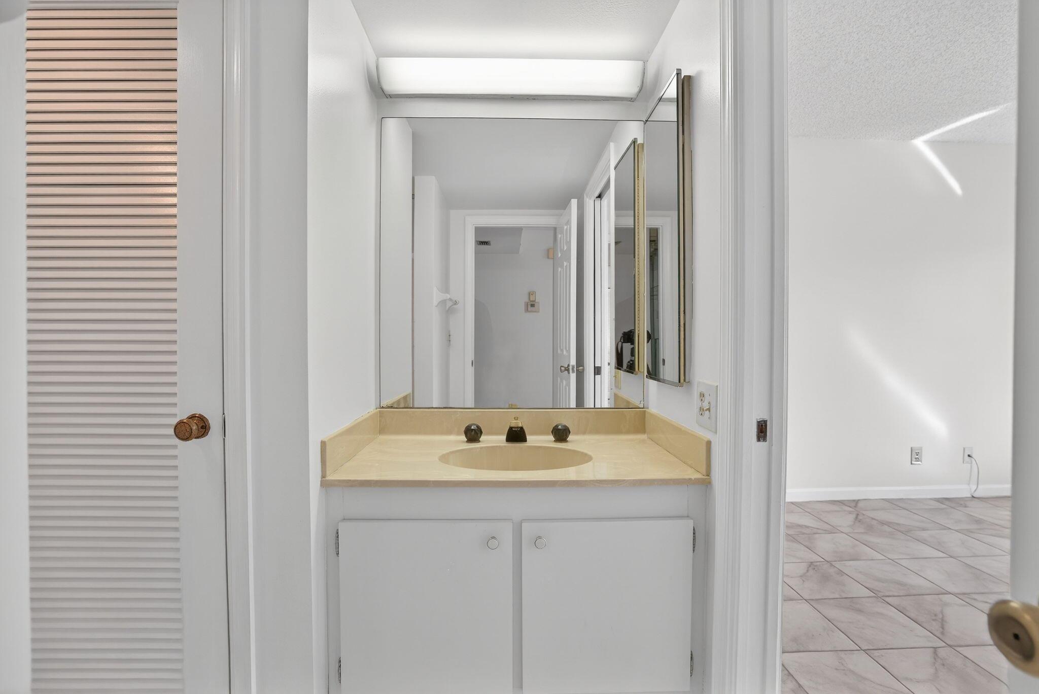 OCEAN PARKS CONDO - Residential Lease