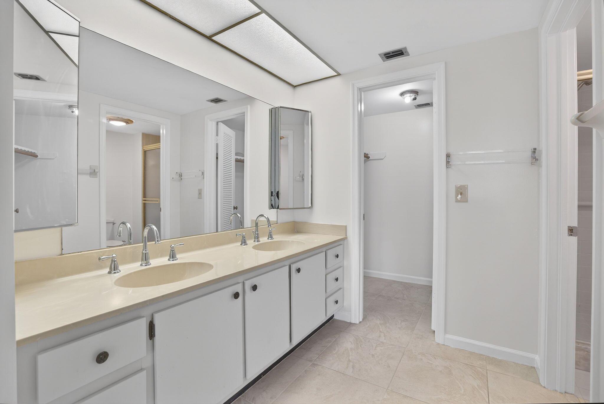 OCEAN PARKS CONDO - Residential Lease