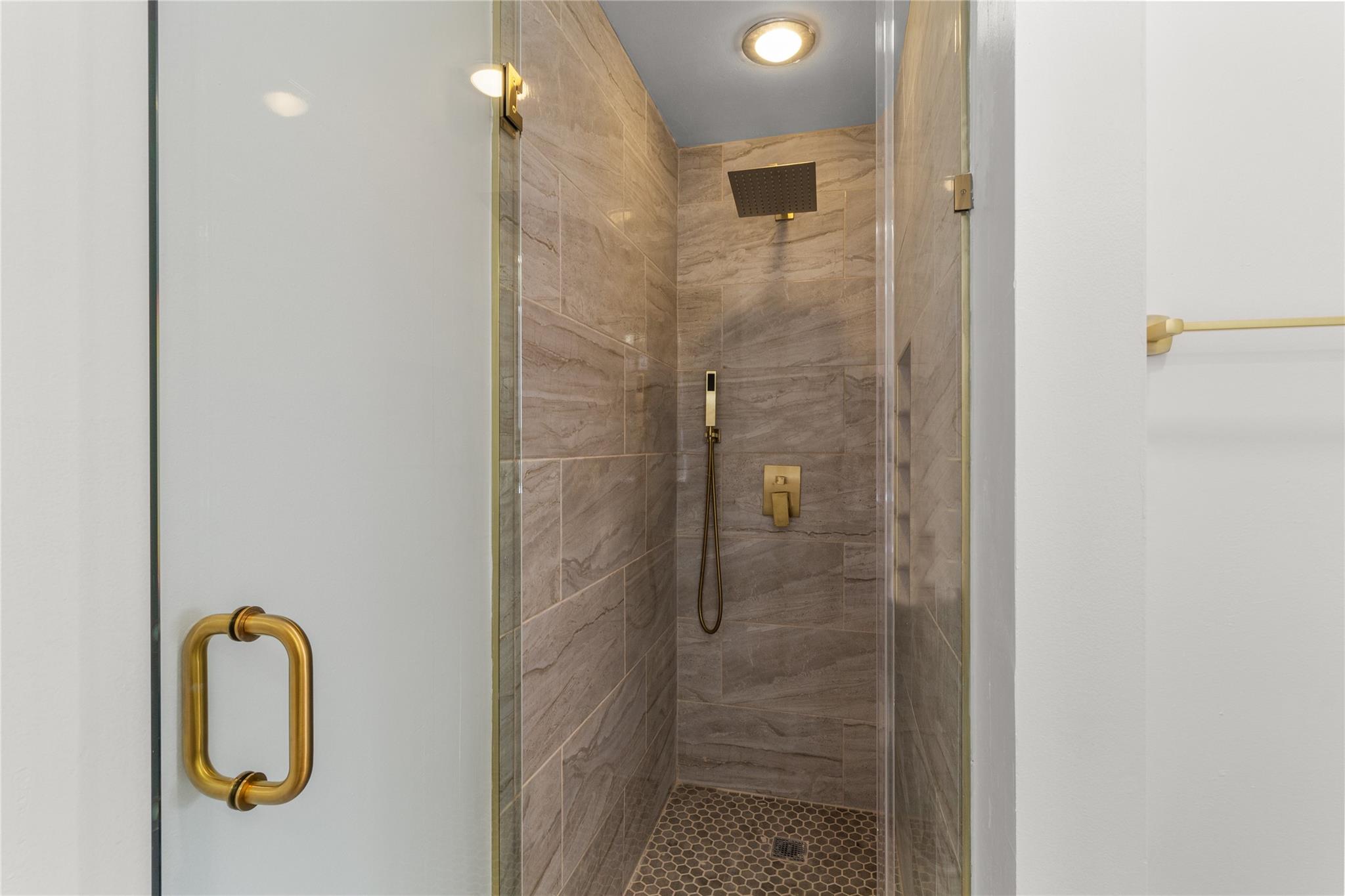 Twin Lakes Gardens 102-33 - Residential Lease