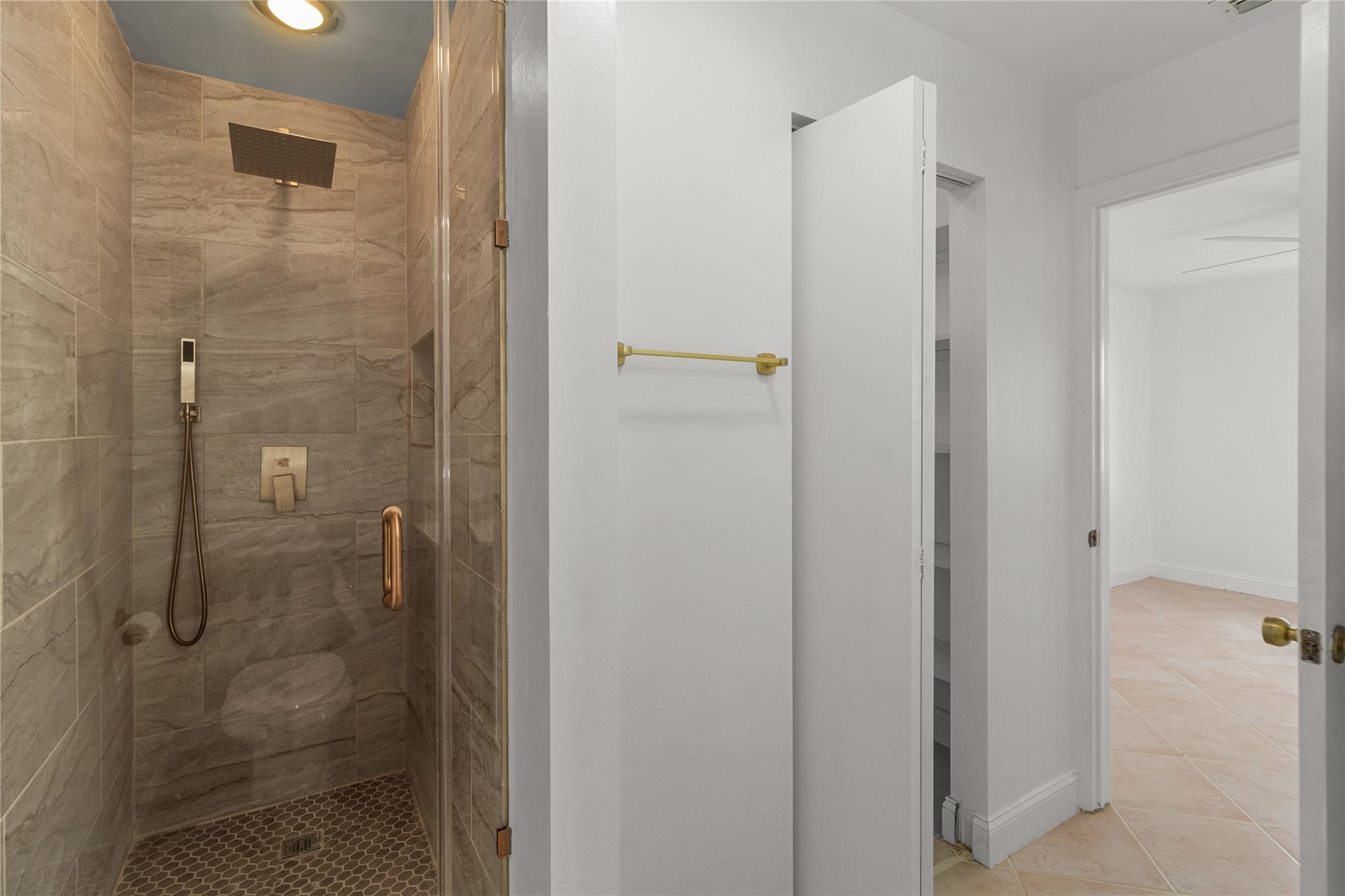 Twin Lakes Gardens 102-33 - Residential Lease