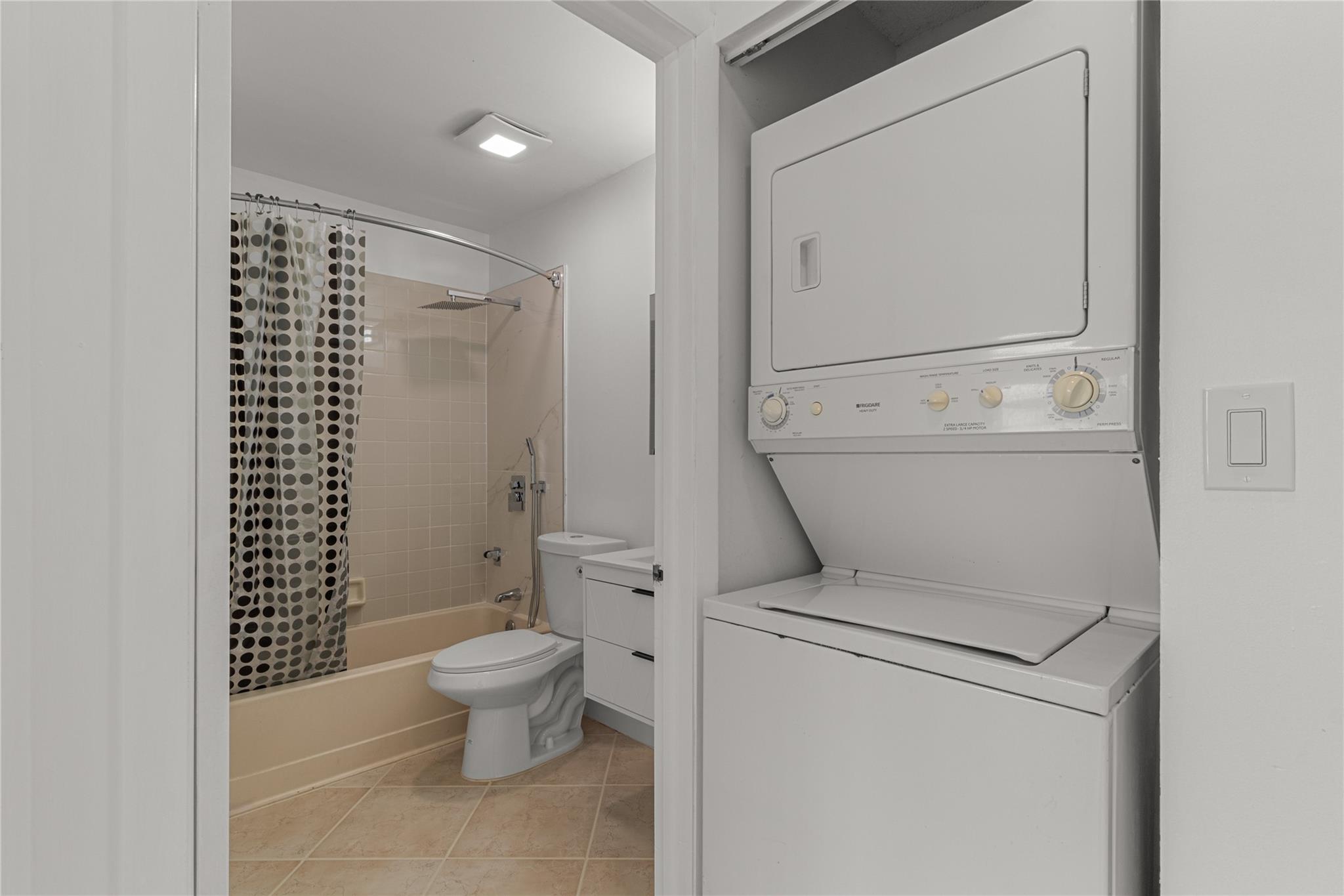 Twin Lakes Gardens 102-33 - Residential Lease