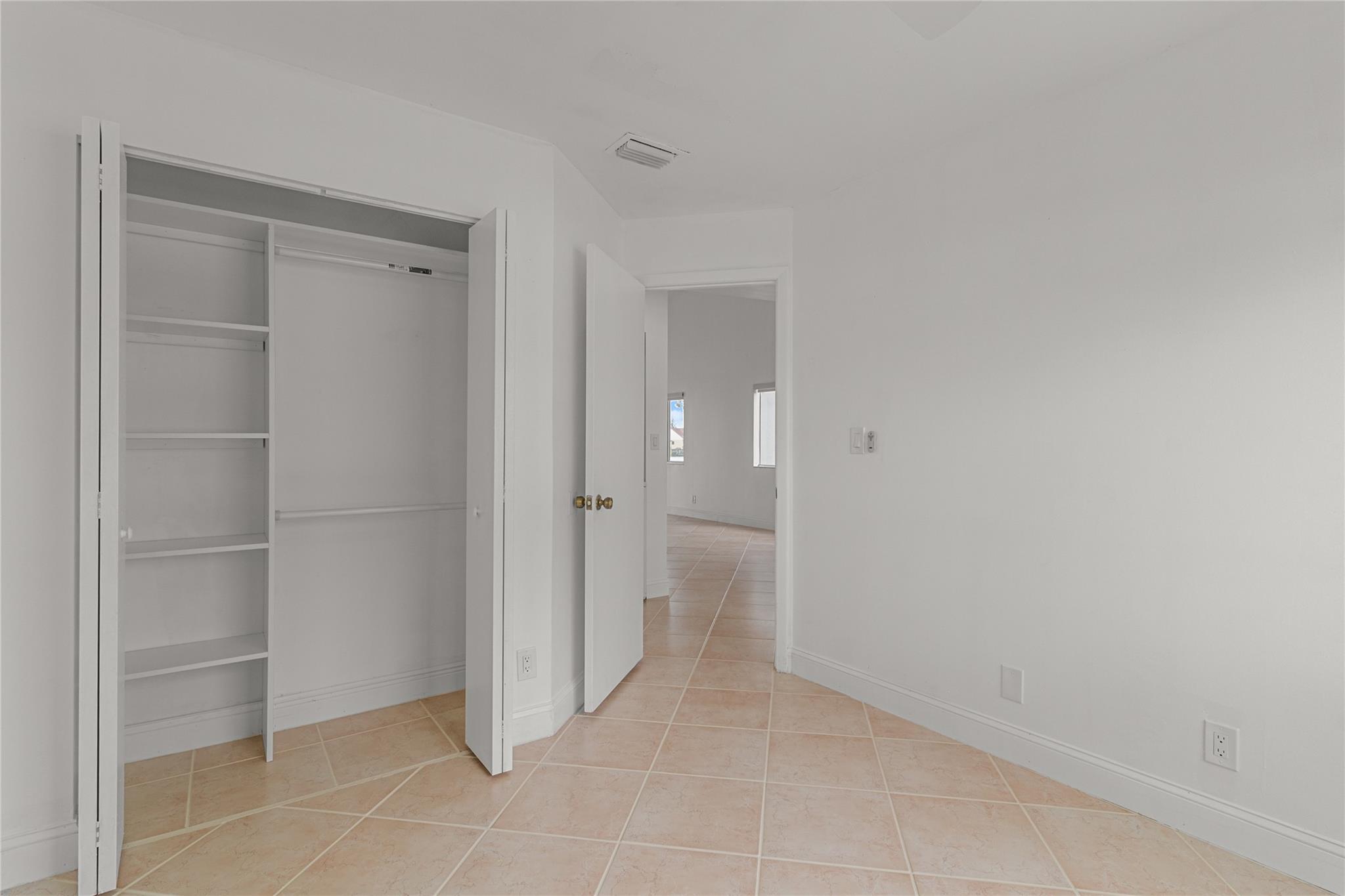 Twin Lakes Gardens 102-33 - Residential Lease