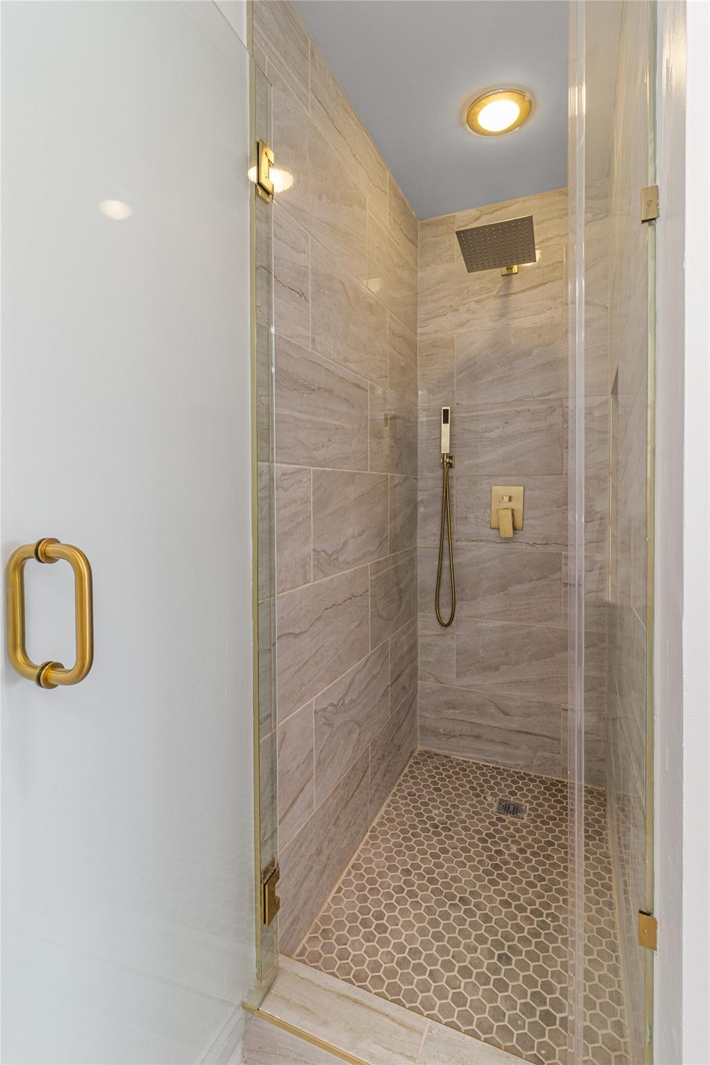 Twin Lakes Gardens 102-33 - Residential Lease