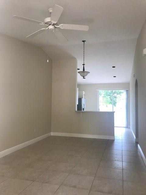 SUNSET LAKES - Grand Key - Residential