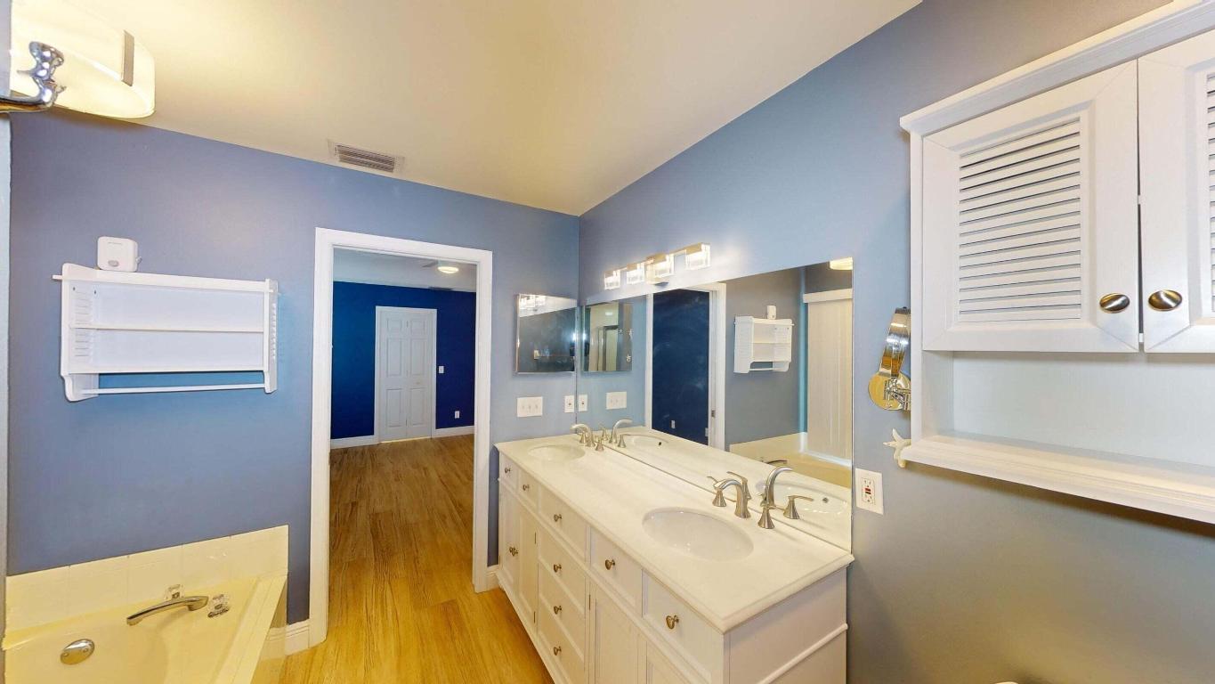 PILOTS COVE - Residential Lease