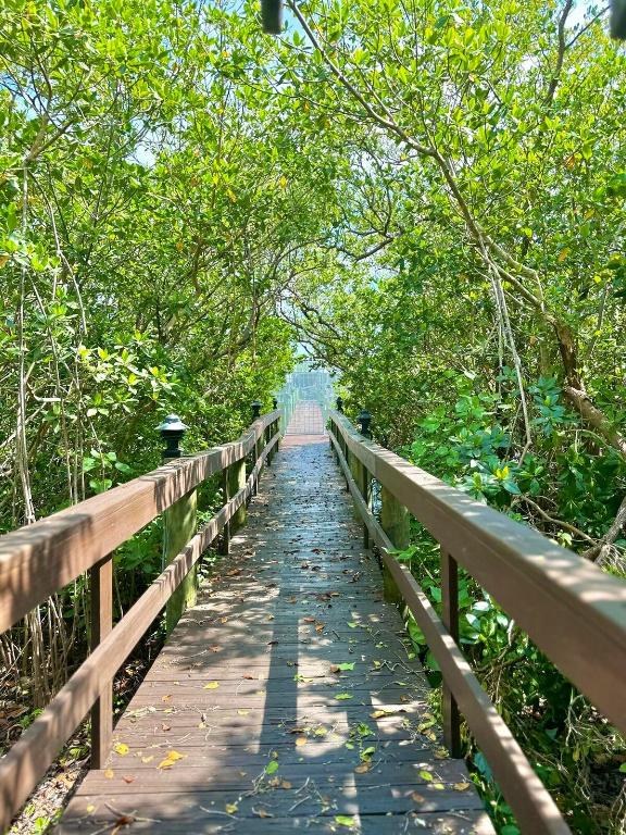 PILOTS COVE - Residential Lease