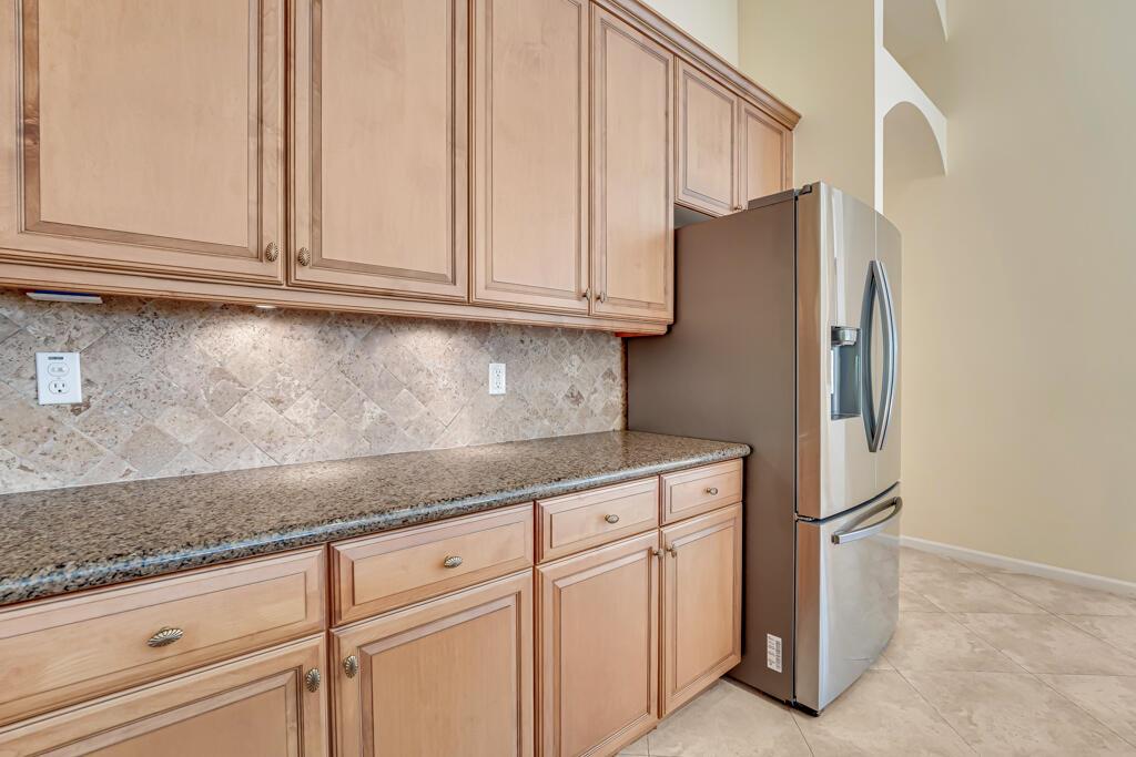 VALENCIA SHORES 4 - Residential