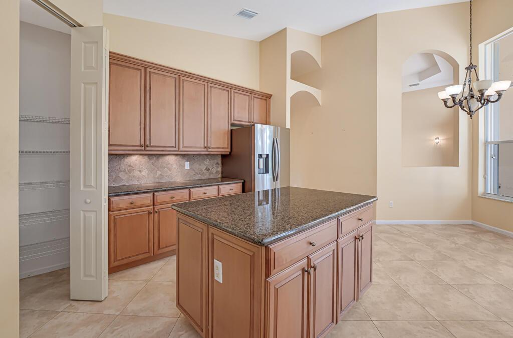 VALENCIA SHORES 4 - Residential