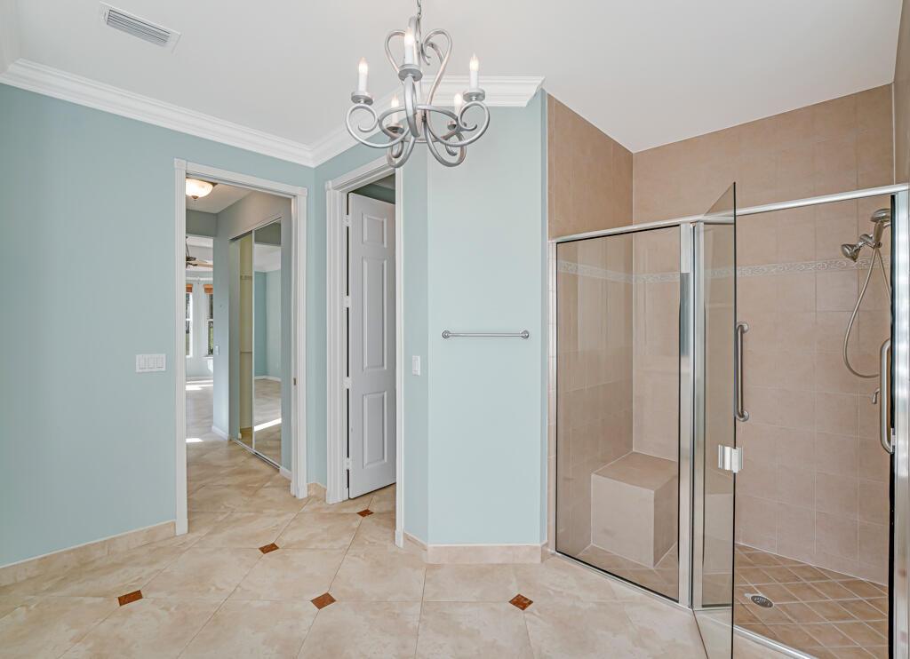 VALENCIA SHORES 4 - Residential