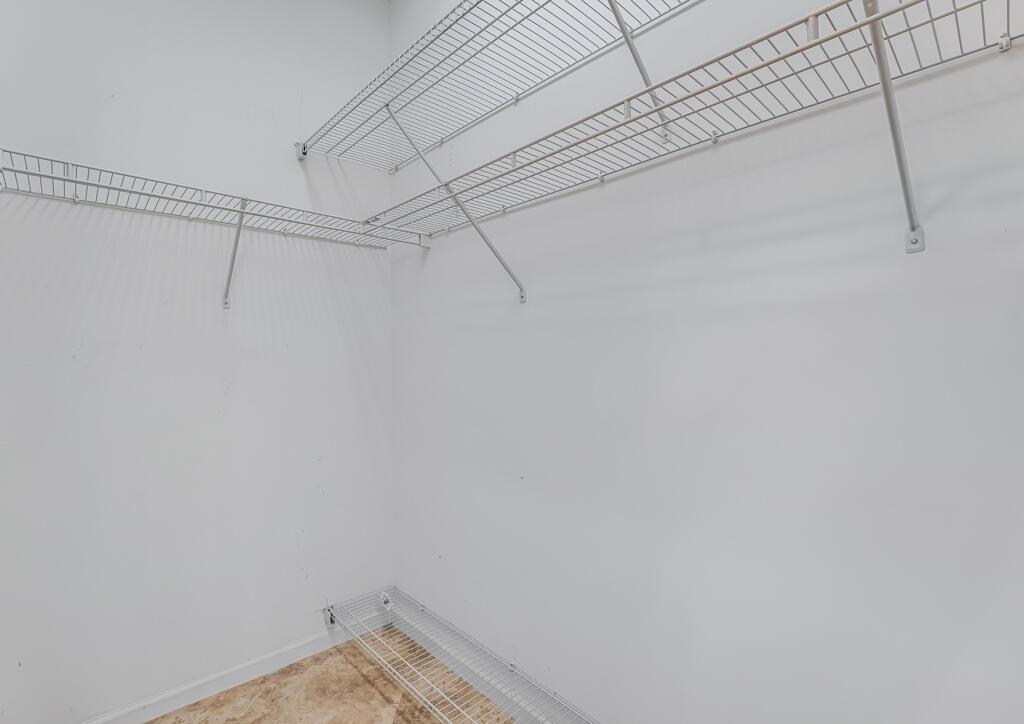 VALENCIA SHORES 4 - Residential