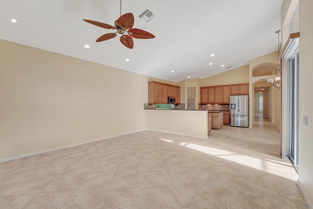 VALENCIA SHORES 4 - Residential