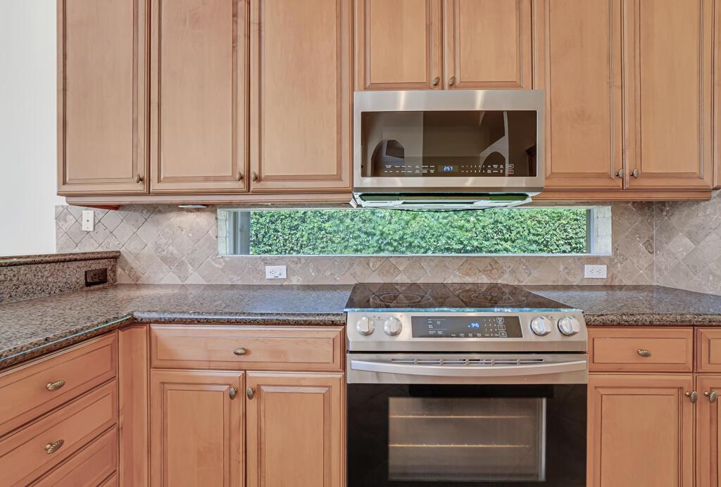 VALENCIA SHORES 4 - Residential