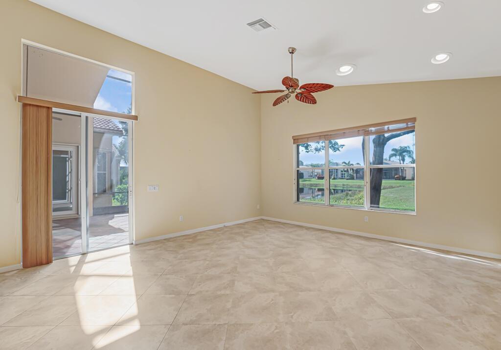 VALENCIA SHORES 4 - Residential