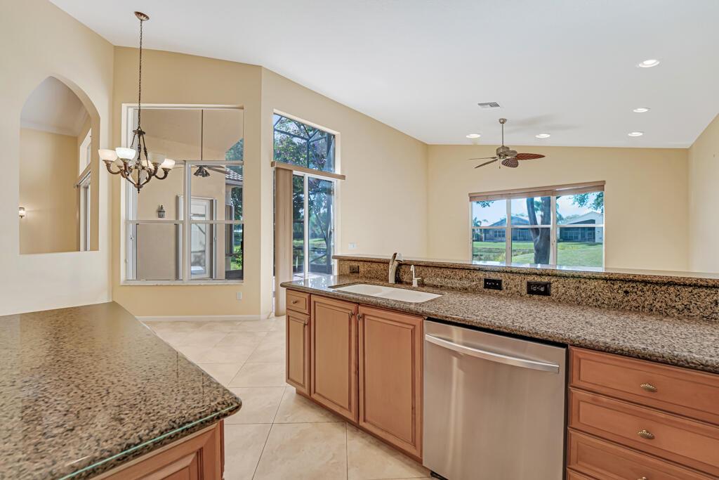 VALENCIA SHORES 4 - Residential