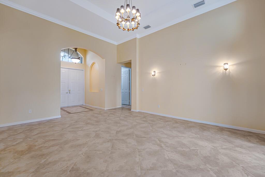 VALENCIA SHORES 4 - Residential