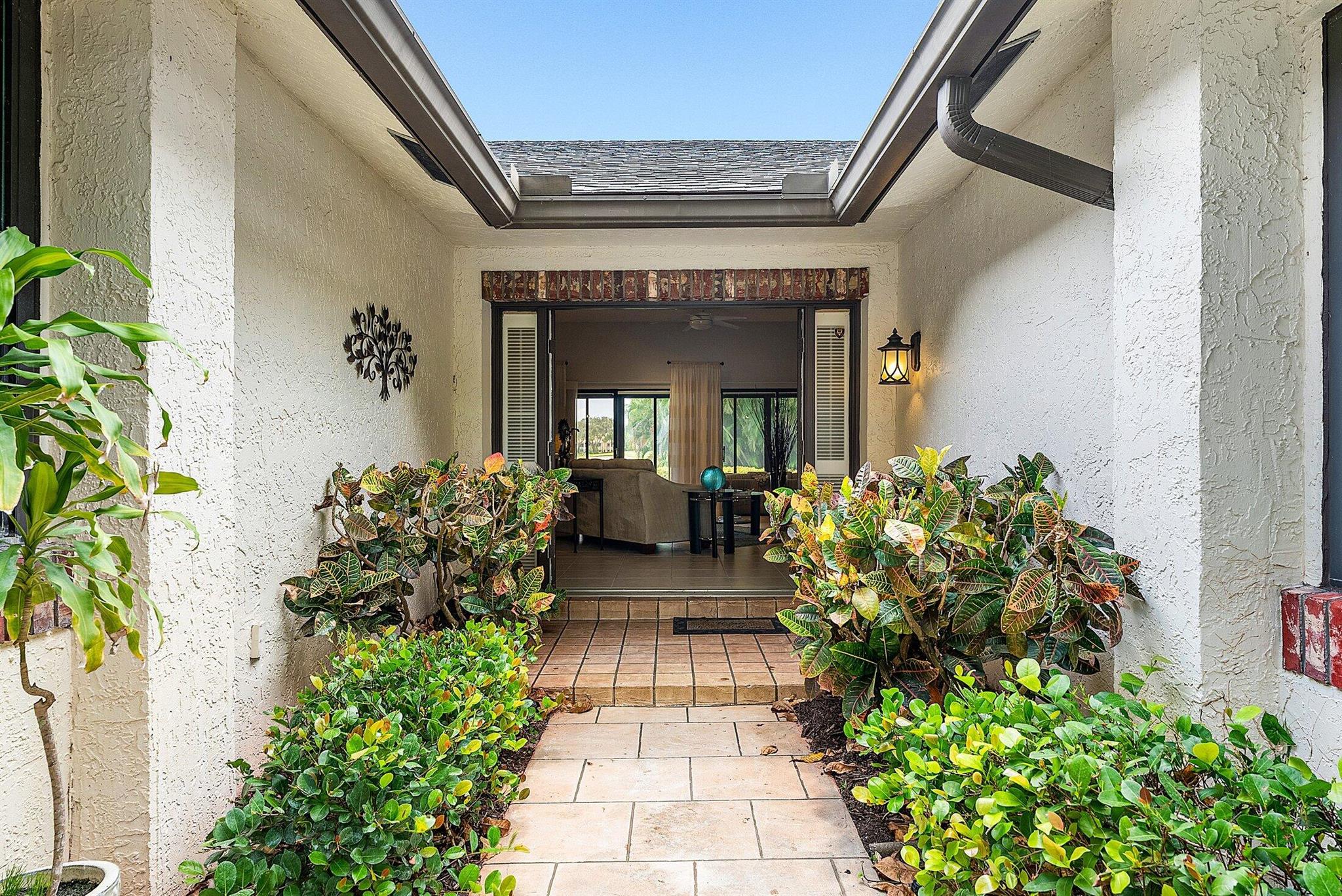 5668 Willow Creek Manor